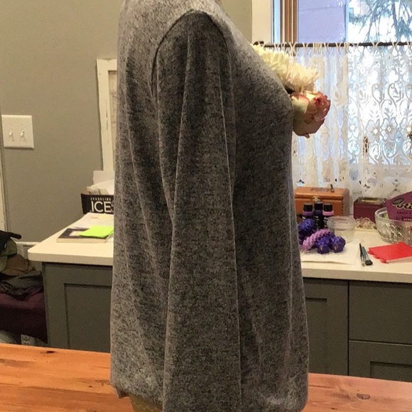 An incredible free flow top from a famous maker. - Picture 4 of 8